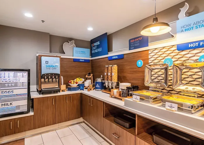 Holiday Inn Express & Suites Camarillo By Ihg